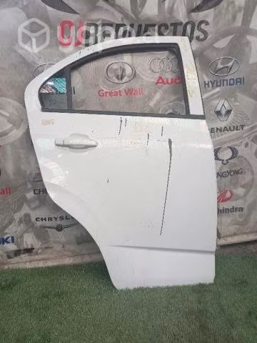 Puerta trasera derecha chevrolet sonic 2016