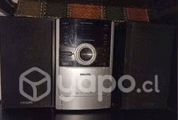 Equipo Phillips tamaño pequeño buen sonido, Usado,