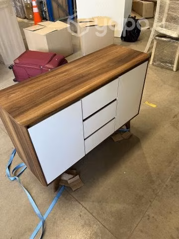 Arrimo blanco y madera poco usado