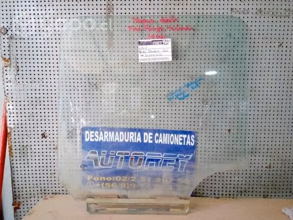 Vidrio puerta trasero derecho Ford Ranger Tailande