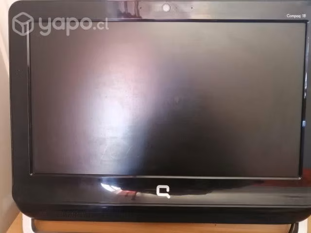 PC Compaq 18 all-in-one usado.