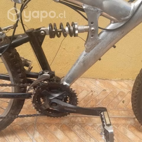 Bicicleta mountain bike