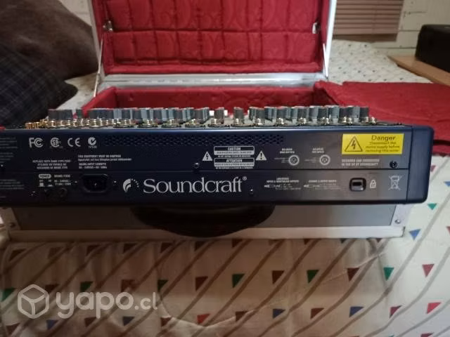 Mesa Mixer Soundcraft EPM6 Canales
