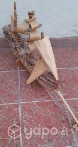 Galeon de madera para restaurar