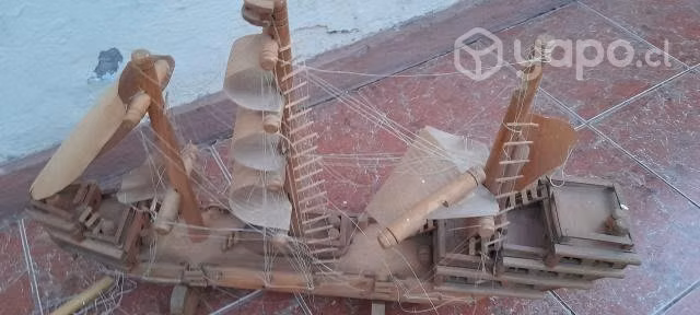 Galeon de madera para restaurar