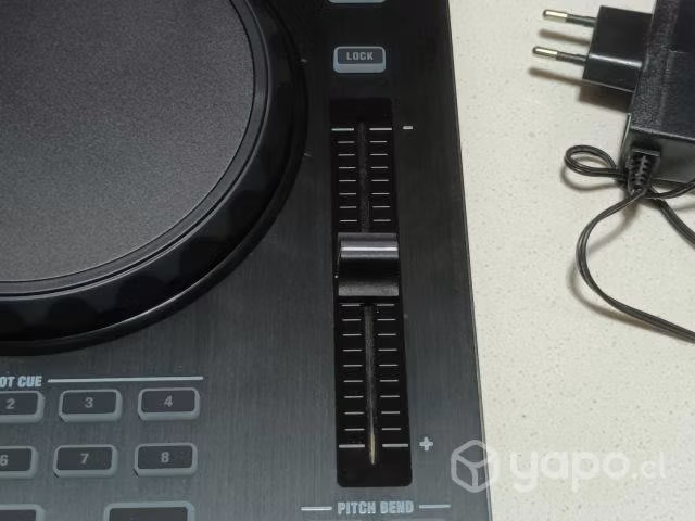 Controlador DJ Behringer CMD STUDIO 4a / Nueva