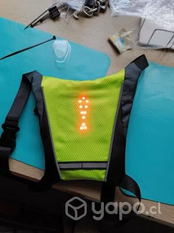 Mochila para ciclistas con direcciones luces led