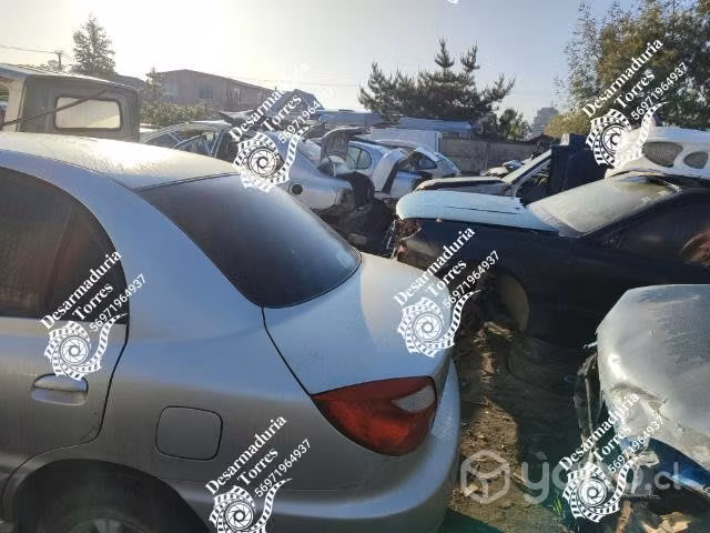 Maletero Kia rio 2001