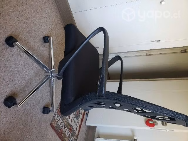 Silla escritorio semi nueva - Imagen 3
