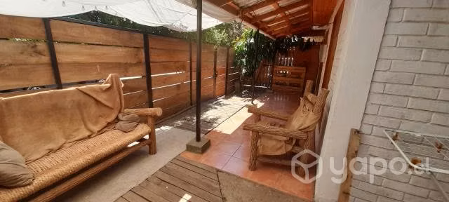 Amplia casa de 2 Pisos