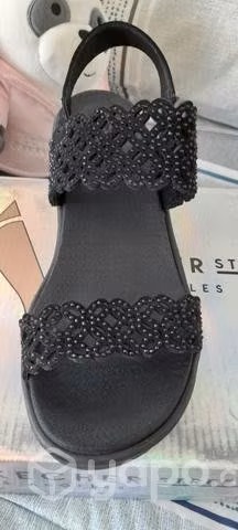 Sandalias plataforma skechers negra 1 uso - Imagen 3
