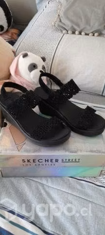 Sandalias plataforma skechers negra 1 uso - Imagen 2
