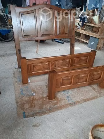 Muebles en madera nativa