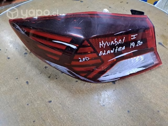 Foco trasero izquierdo hyundai elantra