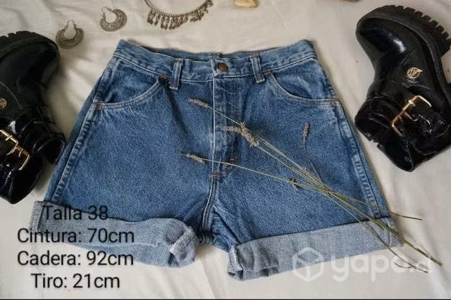 Short y mom jeans - Imagen 3