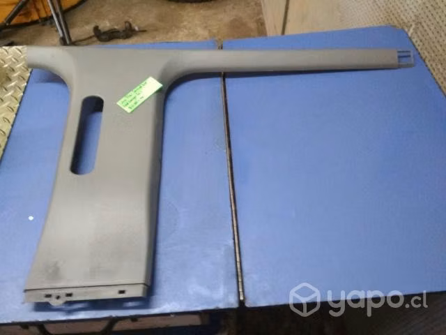 Tapiz cubre pilar central superior derecho Ford Ra