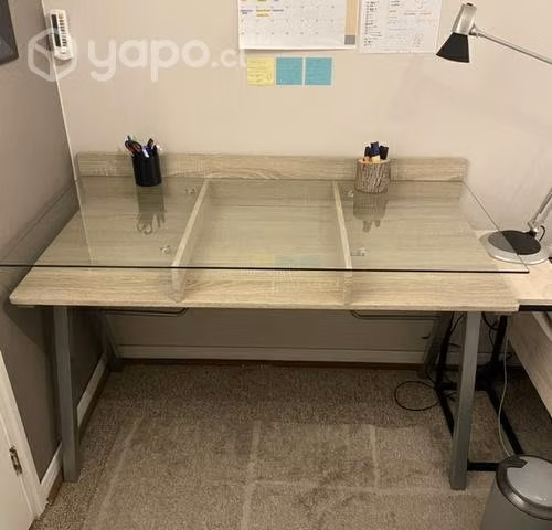 Escritorio de vidrio y mdf en perfecto estado - Imagen 4
