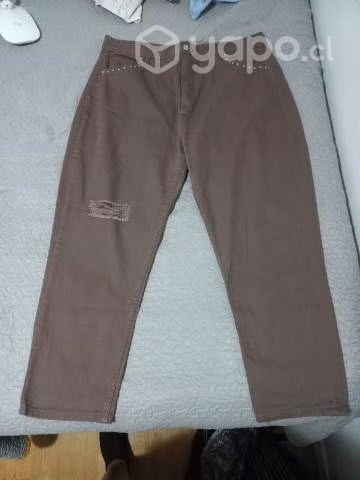 Pantalón mom jeans color café
