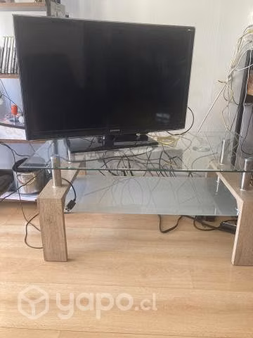 Tv 32 pulgadas + mesa de centro