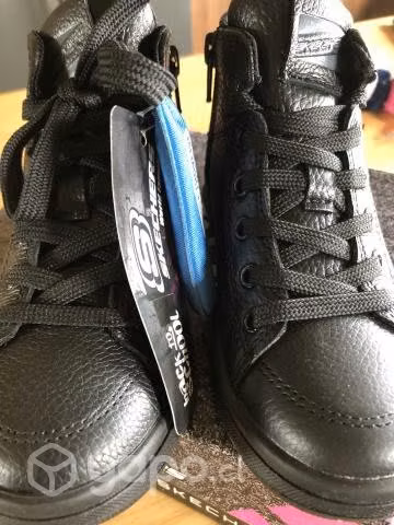 Botín de colegio nuevo Skechers