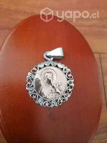Medalla Oro 18k , Brillantes 6 y Plata