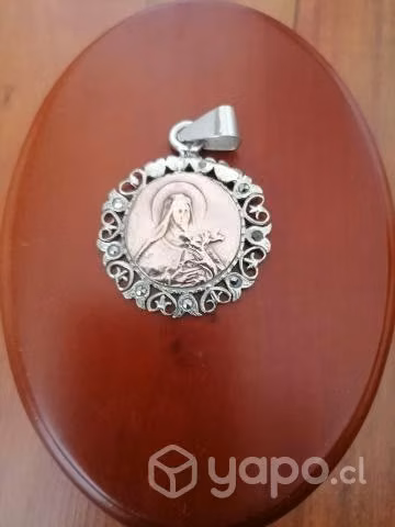 Medalla Oro 18k , Brillantes 6 y Plata