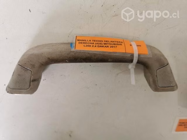 Manilla pilar delantera derecha (425) Mitsubishi L