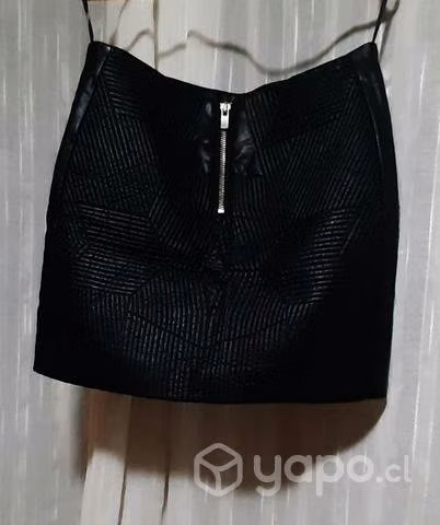 Mini falda marca Mango talla 38 da para 40