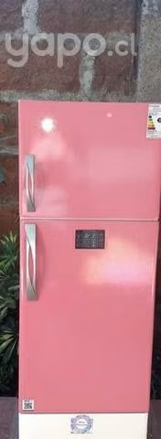 Refrigerador de madera con muy poco uso - Imagen 2
