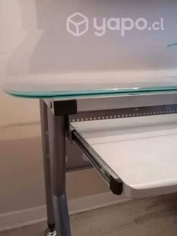 Escritorio de vidrio templado