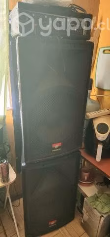 Parlante+ amplificador y tripode y cable