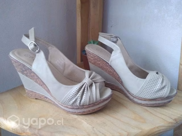 Botines y sandalias