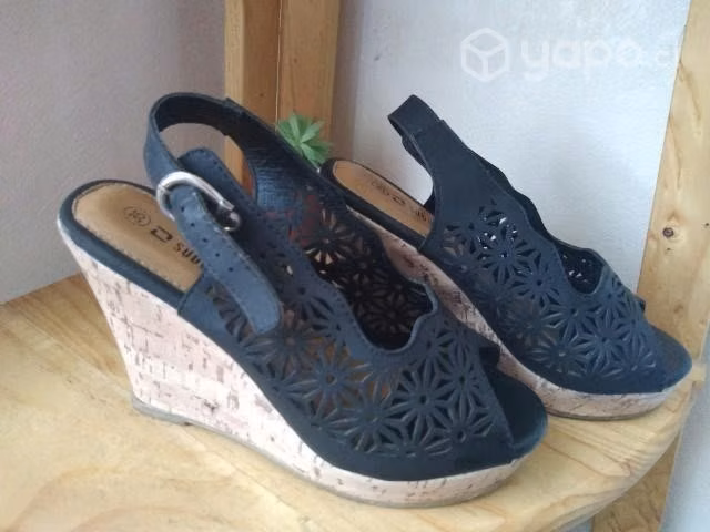Botines y sandalias