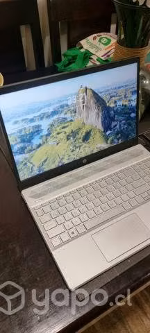 Notebook HP Notebook ryzen 5 8 gb de memoria ram - Imagen 4
