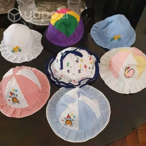 Jockeys, gorros para guaguas, niños y adultos