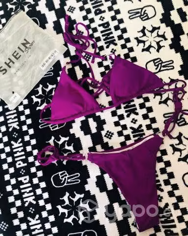 Traje de baño morado
