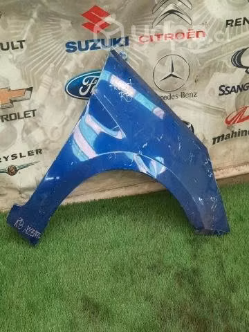 Tapabarro derecho hyundai accent rb azul