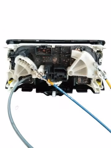 Comando de calefaccion toyota yaris año 2017
