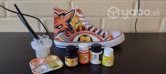 Zapatillas pintadas a mano