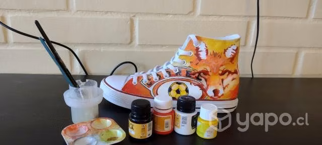 Zapatillas pintadas a mano