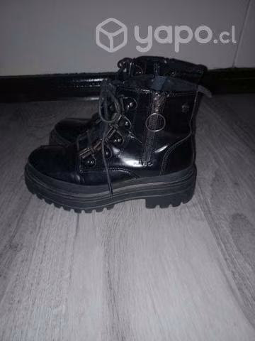 Botines cuerina