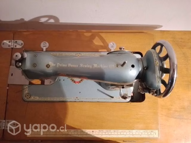 Máquina de coser Prima Donna