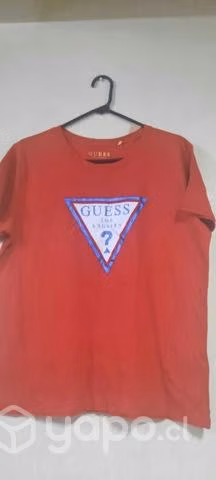 Polera mujer marca GUESS color ROJO Talla XL