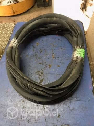 Goma contorno pilar puerta delantera izq Peugeot