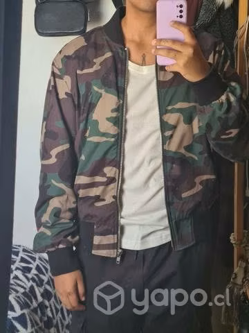 Chaqueta bomber militar forever21