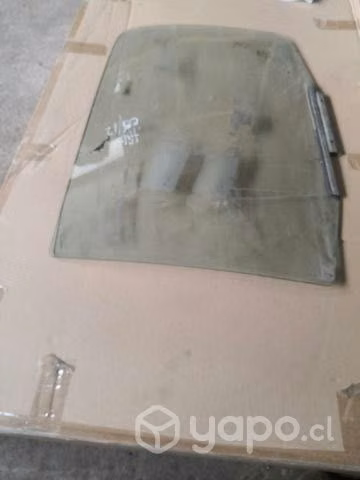 Vidrio puerta trasera izquierda Toyota hilux 05/12
