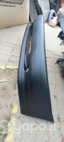 Parachoque Nissan V NUEVO SIN USO - Imagen 2