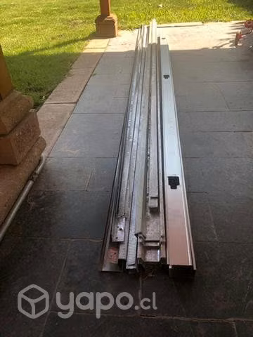 Perfiles de metalcom
