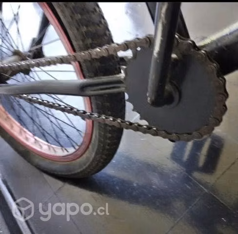 BMX de serie en negro