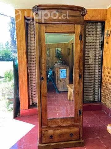Mueble antiguo restaurado de Laurel, Raulí y Roble